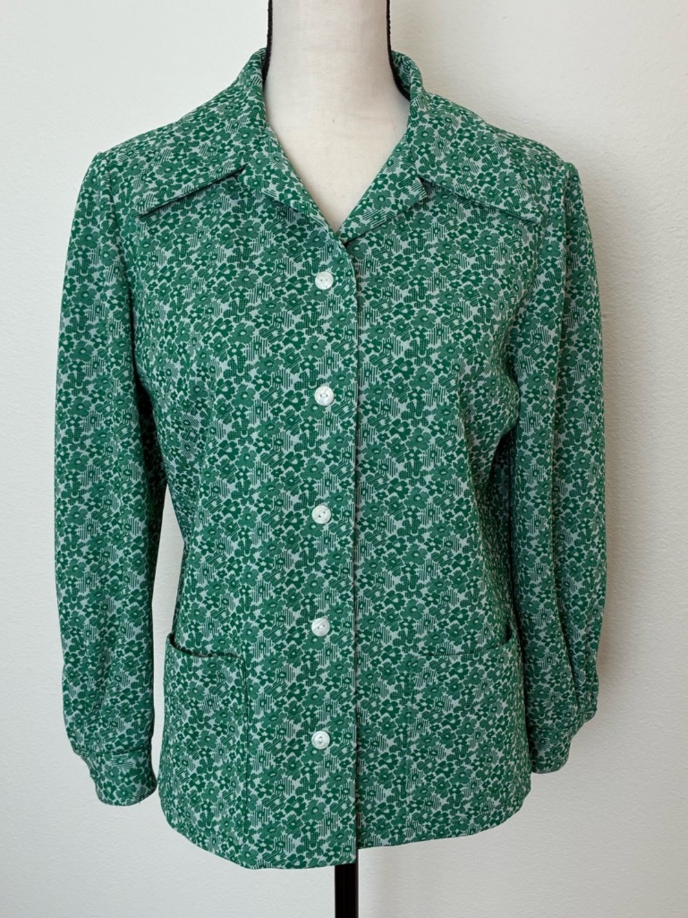 Vintage Handmade 70s Dagger Collar Floral Blouse